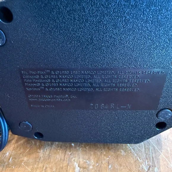 Ms. Pac-Man 5 in 1 Plug and Play 2004 Jakks Pacific TV Namco Game - Picture 5 of 6